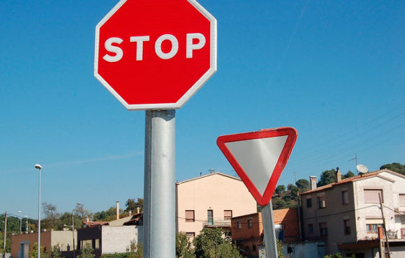 Ceda el paso + Stop
