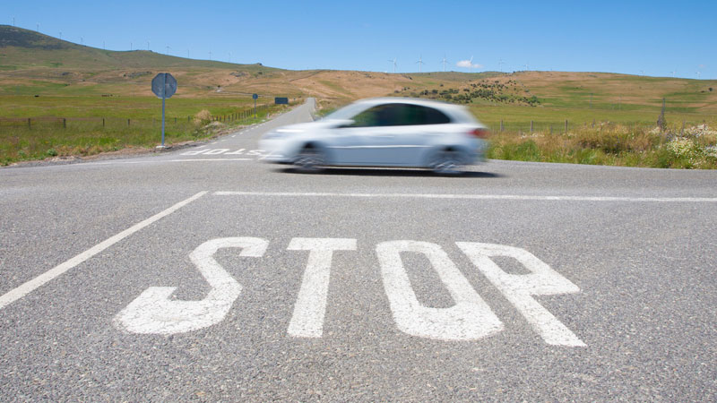 Realizar la maniobra de Stop para aprobar el examen de conducir. © bcnvial.com